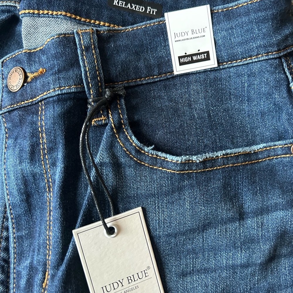 Judy Blues, relaxed fit, soft denim, slightly tapered leg blue jeans 👖